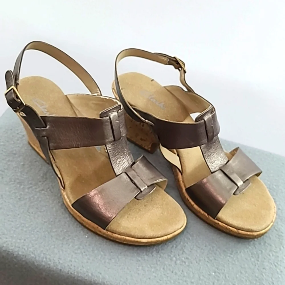 CLARKS Women's Pewter Open Toe Leather 3